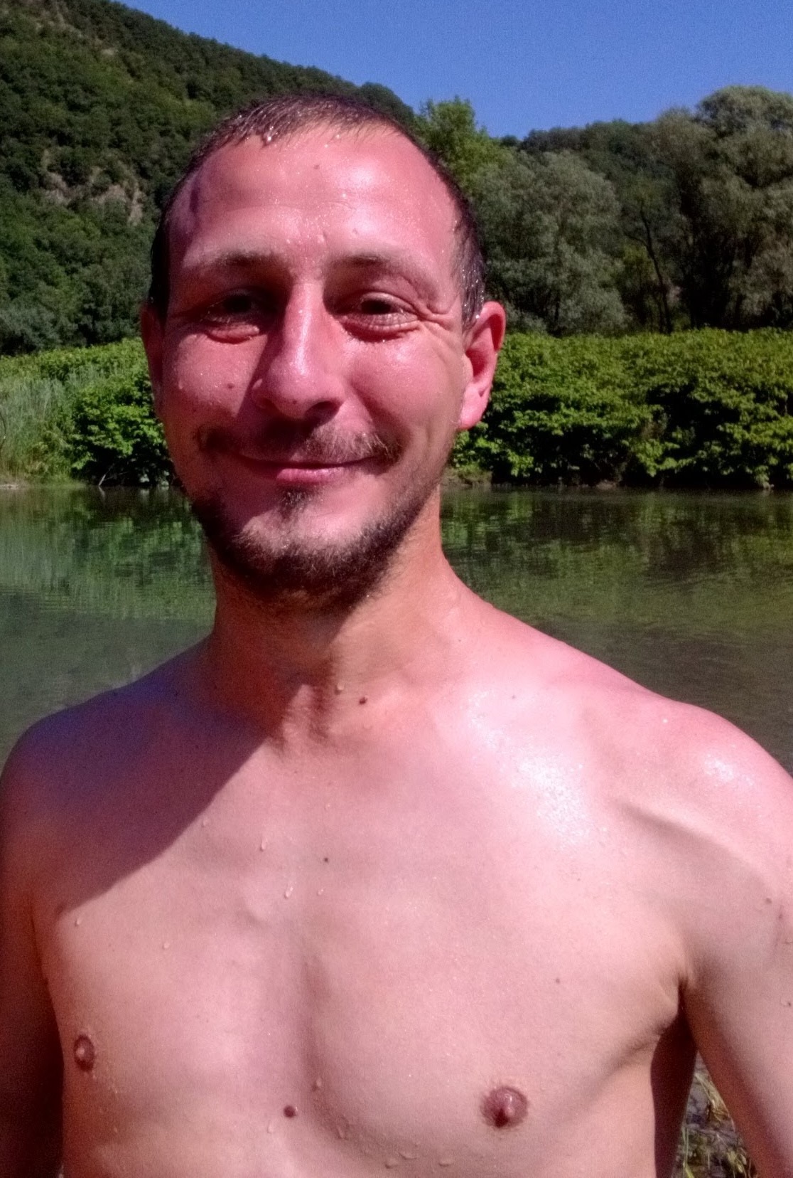 Profil de Azouz, 35 ans, Plan Cul à Ra’s Jubaysah