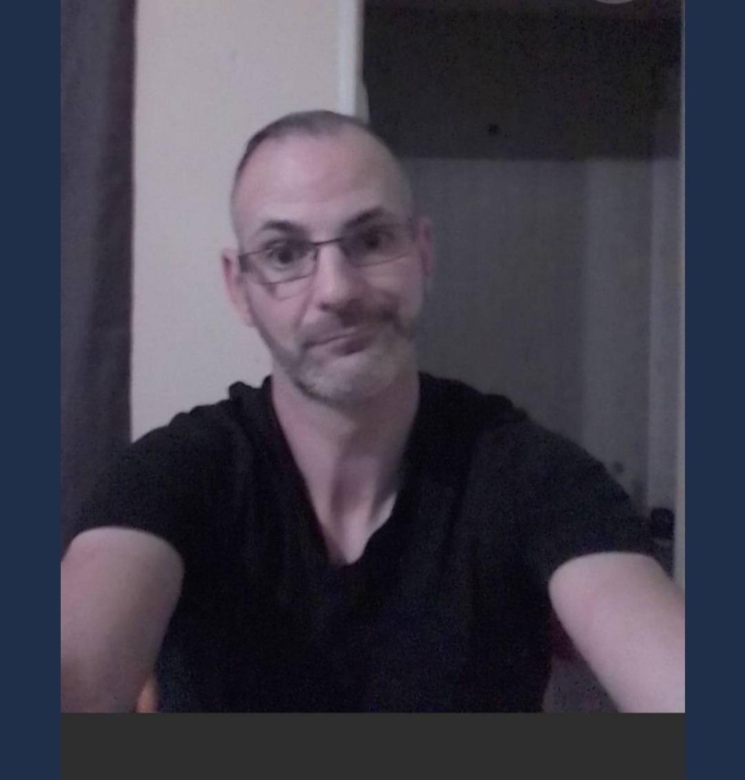 Profil de Mattheo, 46 ans, Plan Cul à Al Ḩamrā’