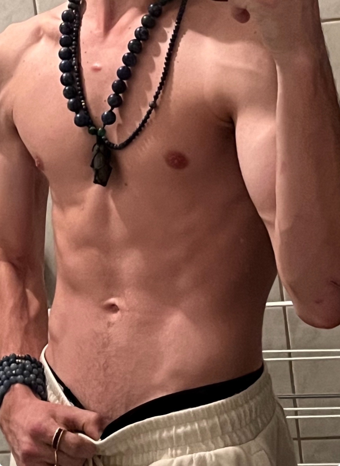 Profil de Ronel, 21 ans, Plan Cul à Wādī Khanāşīr