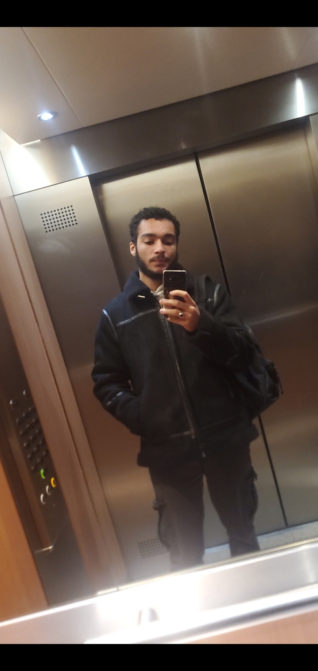 Profil de Israfil, 20 ans, Plan Cul à Port Sokhna