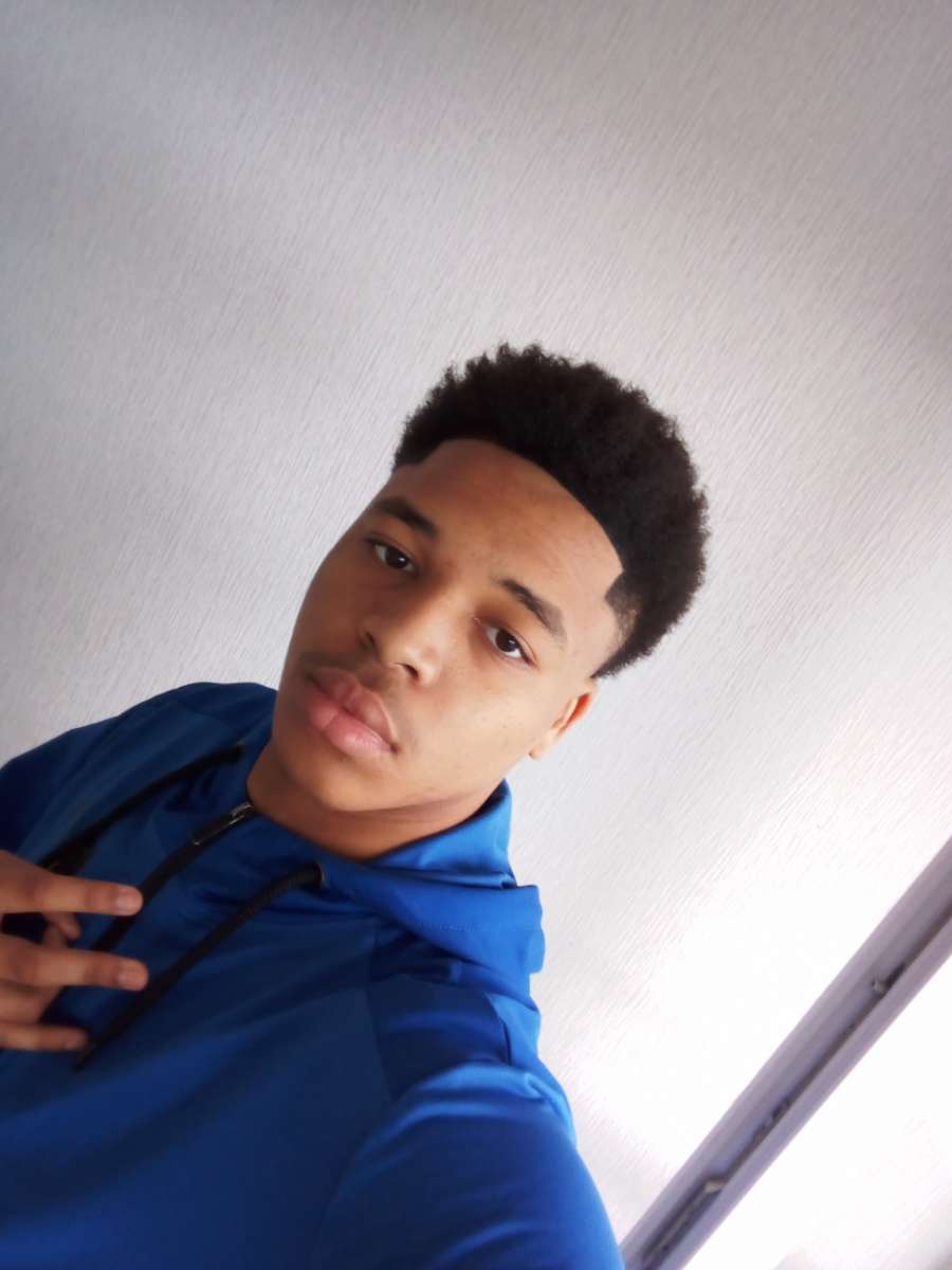 Profil de Adhémar, 20 ans, Plan Cul à Kafr Abū an Nūr