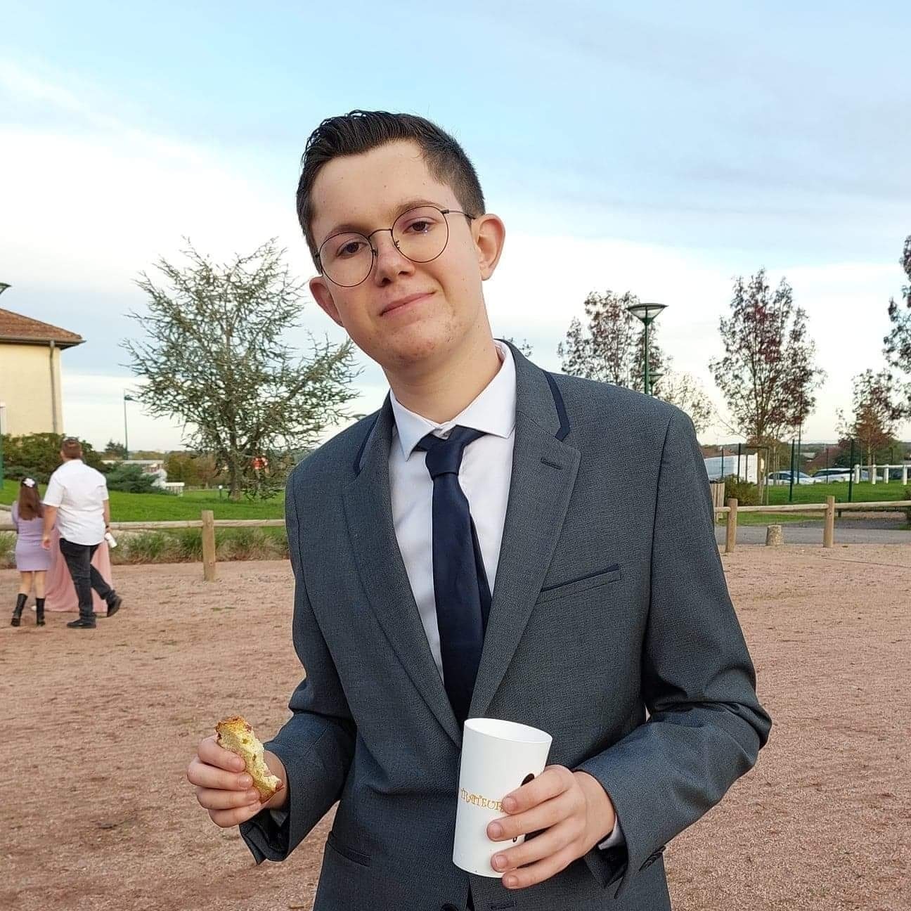 Profil de Almas, 21 ans, Plan Cul à Wannīnah ash Sharqīyah