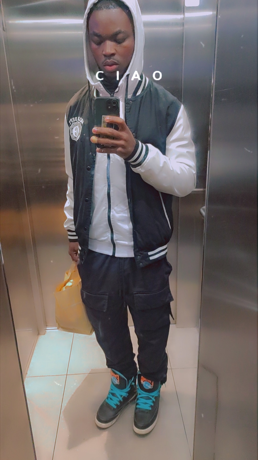 Profil de Carlos, 22 ans, Plan Cul à Wādī Umm Rimth