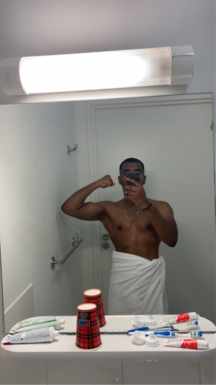 Profil de Paul-victor, 22 ans, Plan Cul à Umm al Ḩalalīf