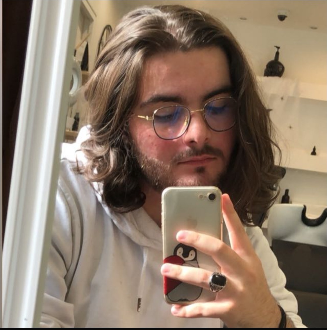 Profil de Lazare, 19 ans, Plan Cul à Maḩaţţat Raf‘ Thalāthah