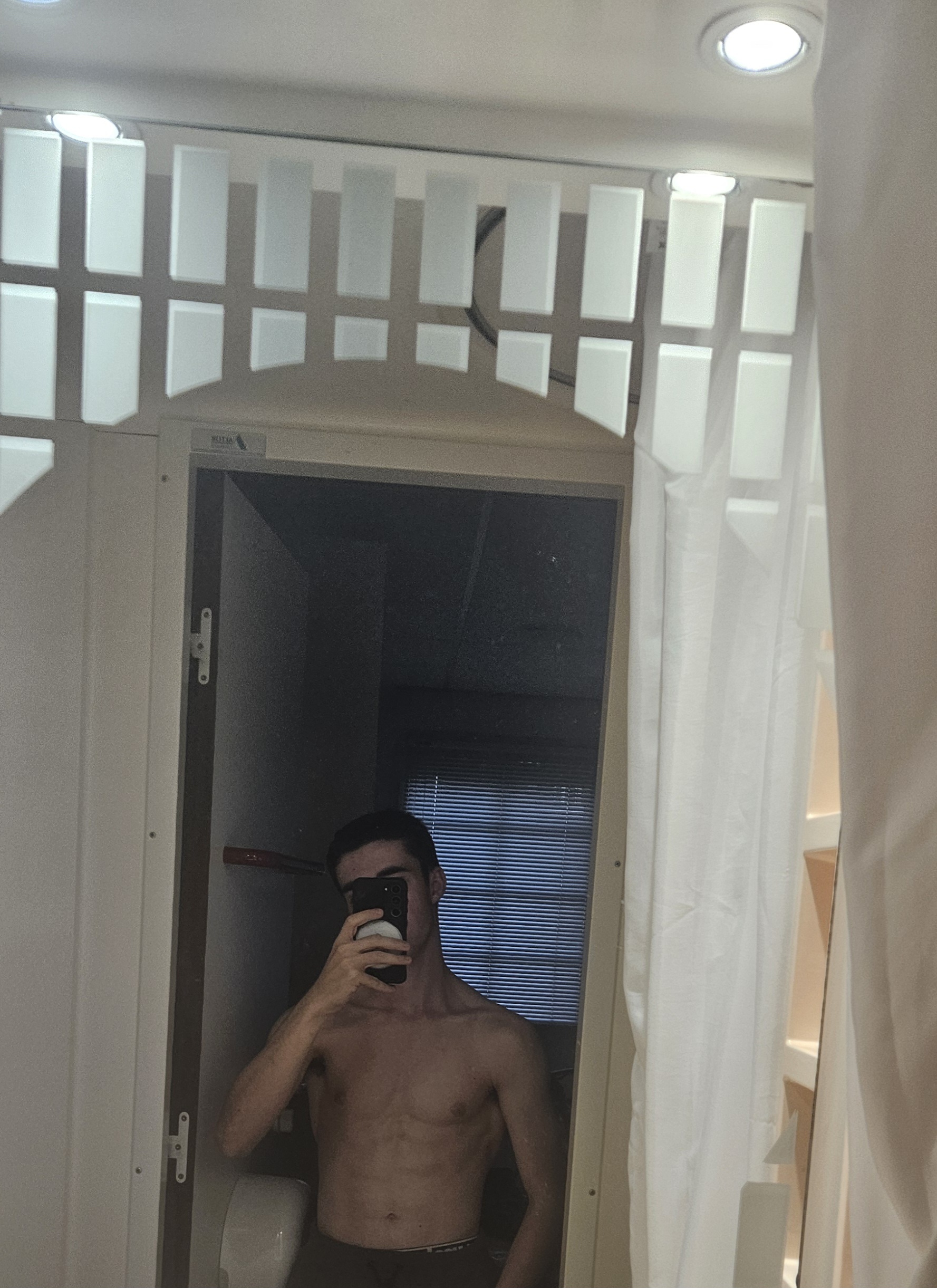 Profil de Salvator, 18 ans, Plan Cul à ‘Izbat ash Sharikah