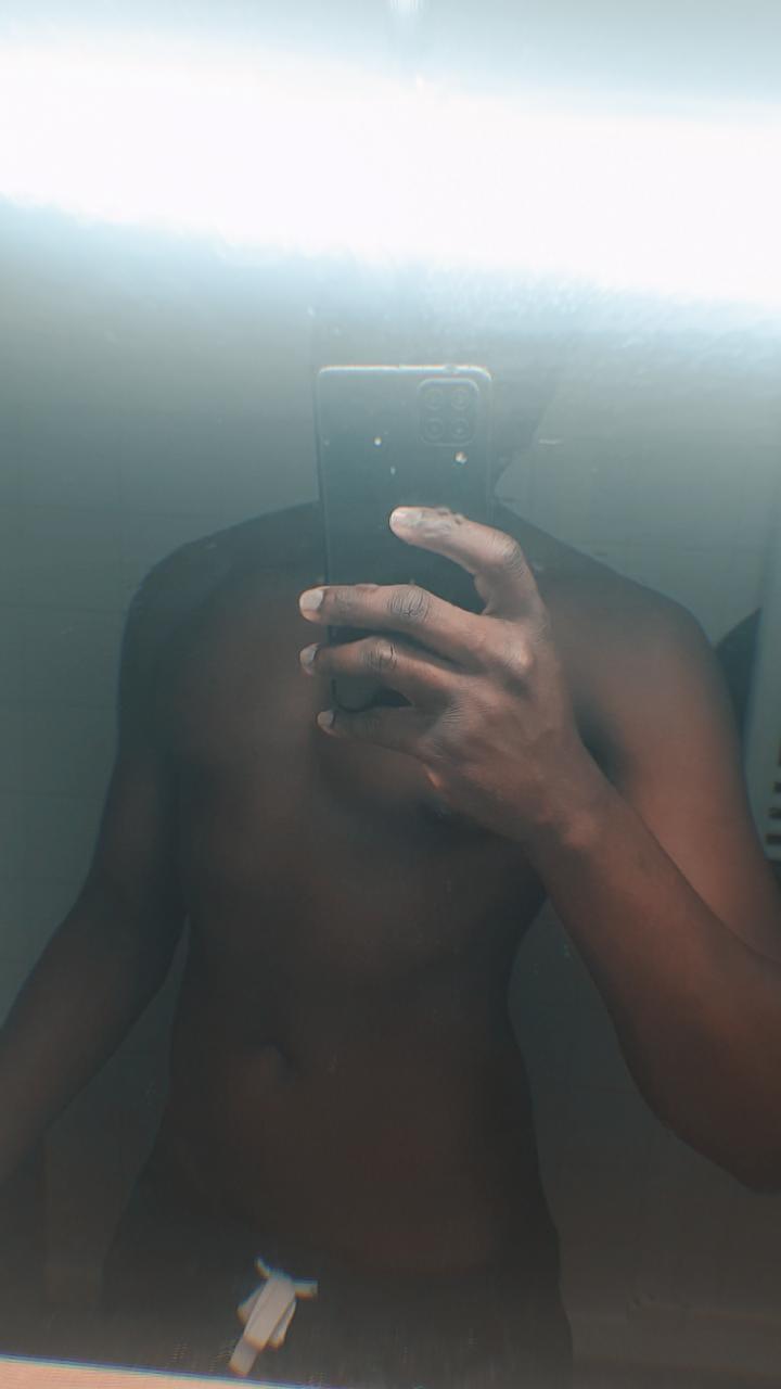 Profil de Ted, 19 ans, Plan Cul à Qūr al Khāzin
