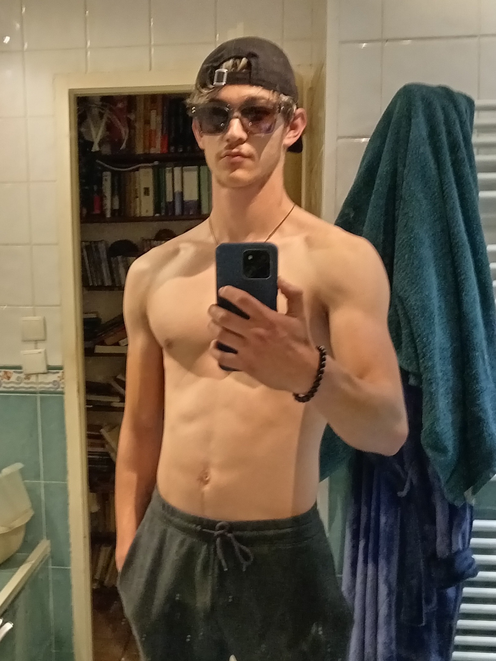 Profil de Mariano, 21 ans, Plan Cul à Fadān al ‘Adas