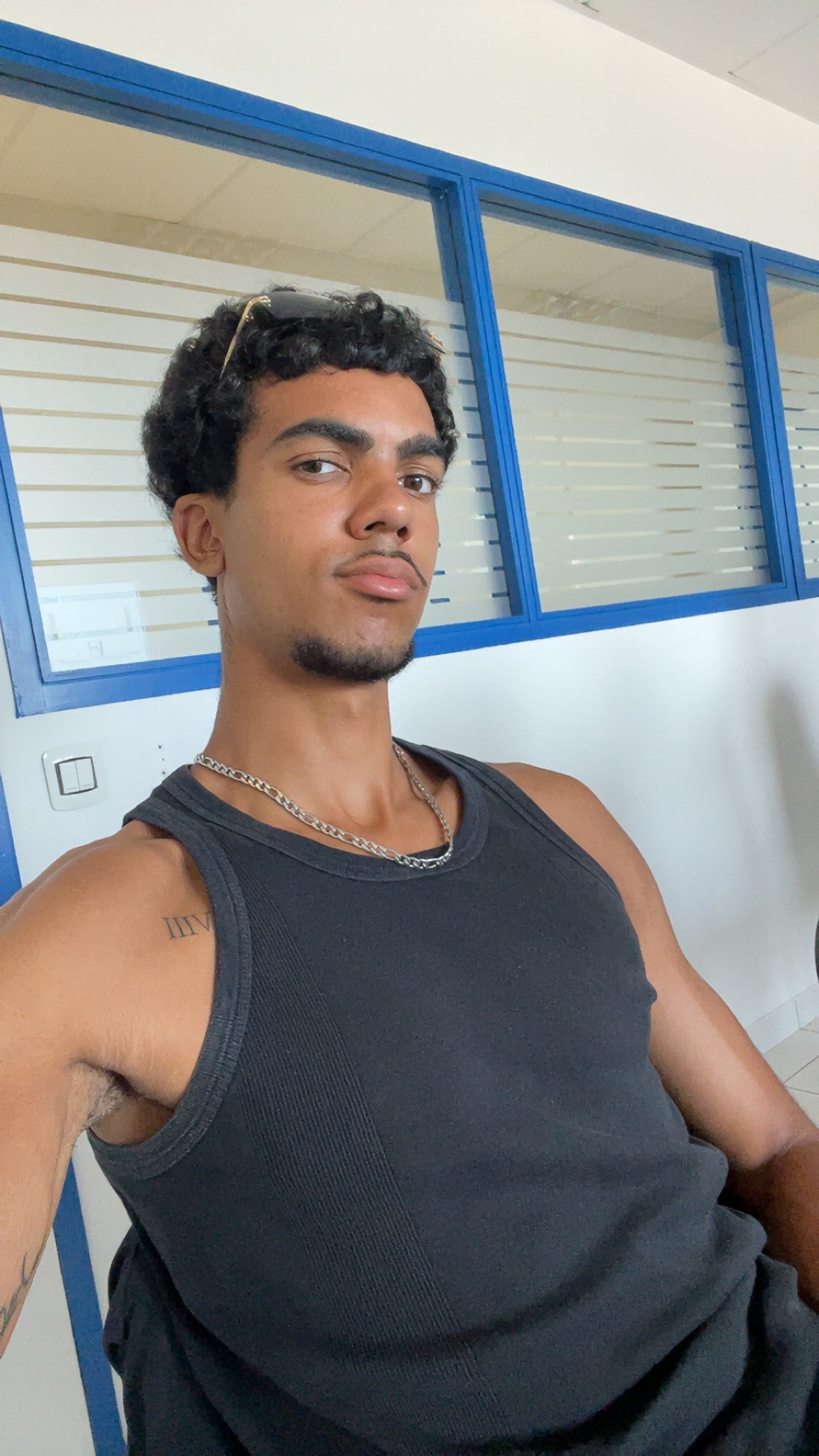 Profil de Salmane, 19 ans, Plan Cul à Khawr ‘Uthmānīyah