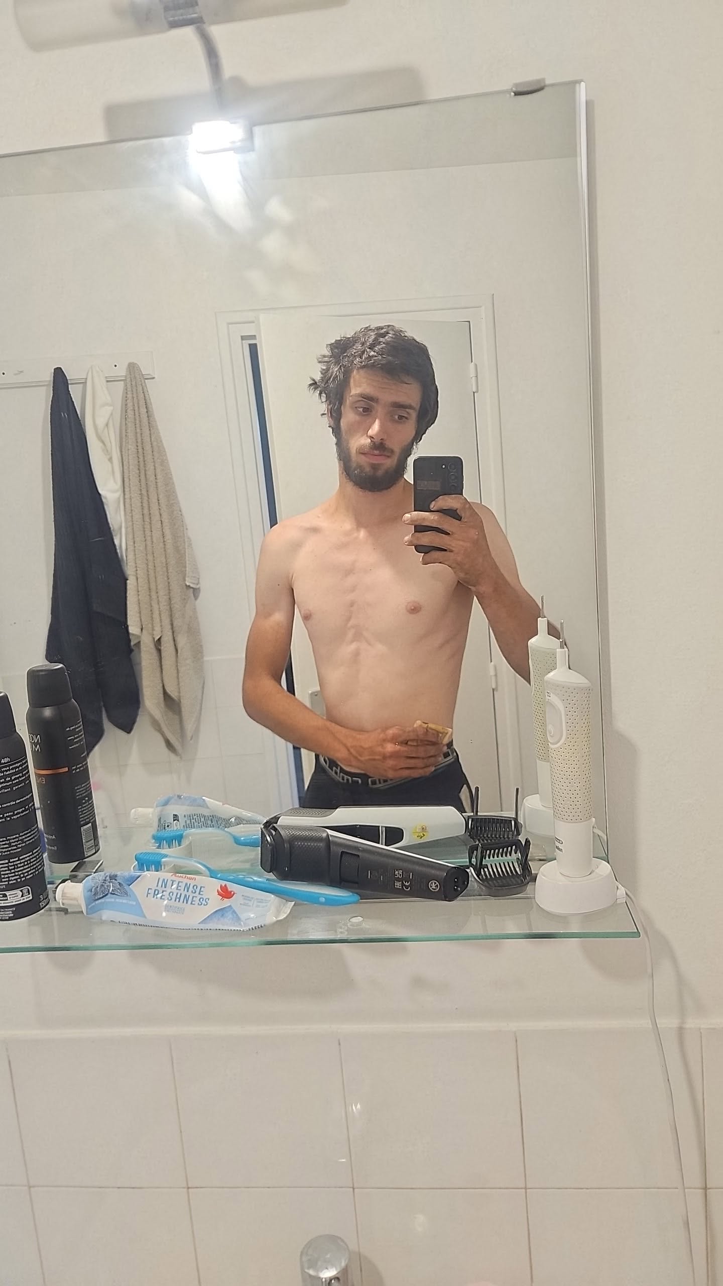 Profil de Dejan, 18 ans, Plan Cul à Wâdi Asalay