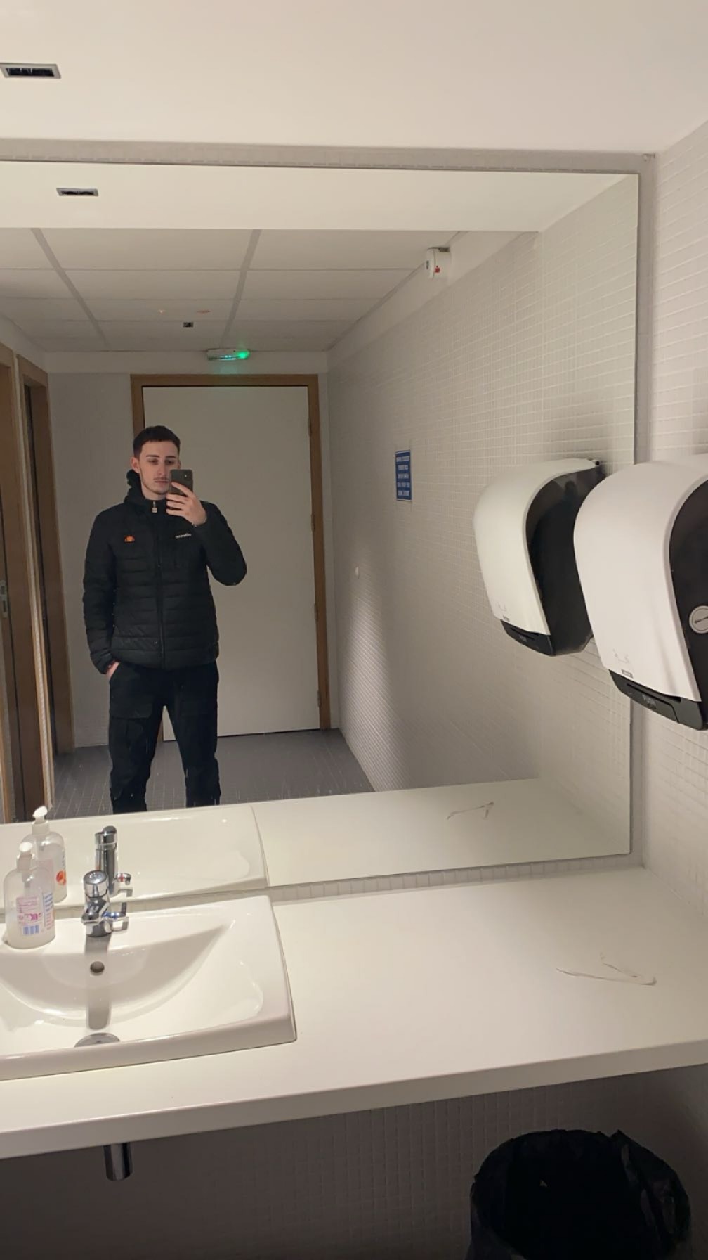 Profil de Sayf, 20 ans, Plan Cul à Wādī Umm Ḩamāţah
